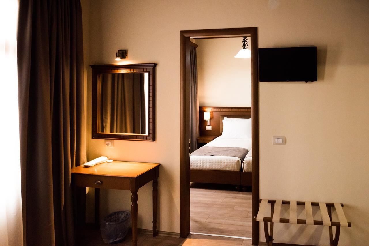 Hotel Argjiro จีโรคาสเตอร์ ภายนอก รูปภาพ