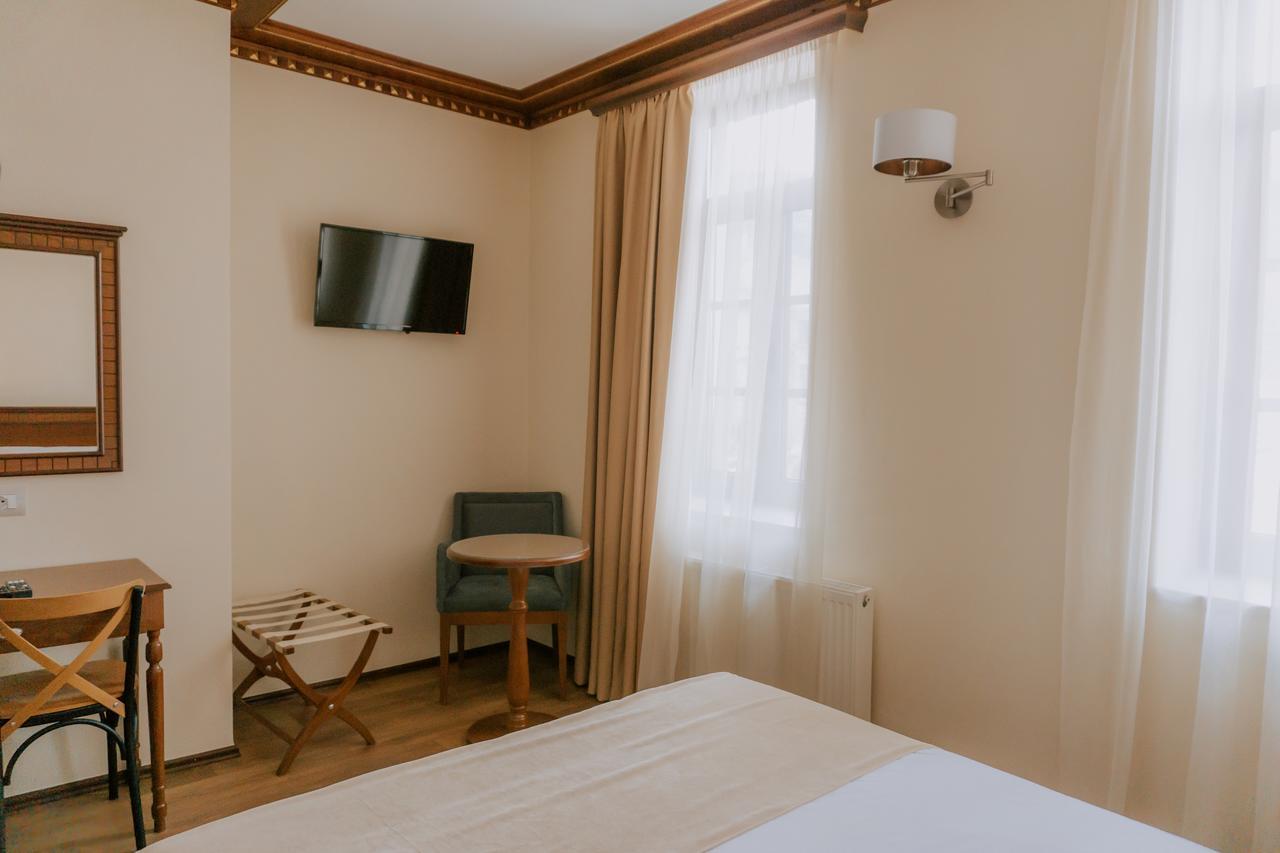 Hotel Argjiro จีโรคาสเตอร์ ภายนอก รูปภาพ